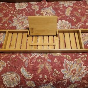 Bamboo bathtub caddy